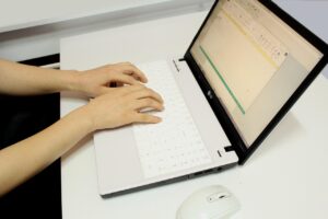 クリニック勤務の看護師が感じるきつい仕事の実情とは？